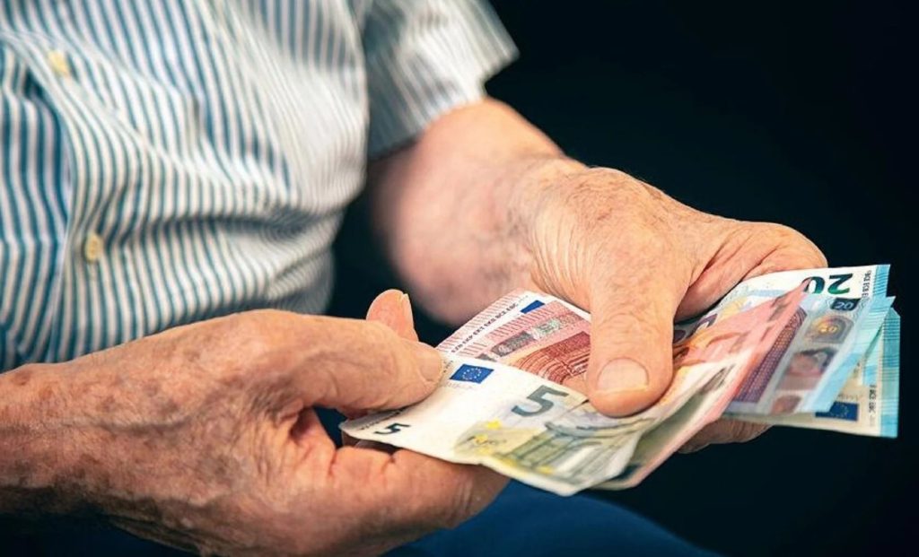 Συντάξεις: Οι αυξήσεις του Ιανουαρίου φτάνουν νωρίτερα – Ποιοι πληρώνονται